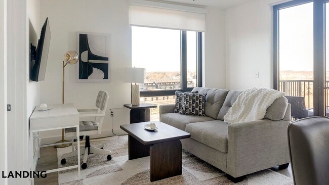 Photo - 1007 S Mint St Unit 810