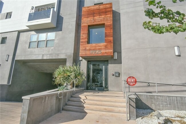 Photo - 11925 Kling St Unit 206