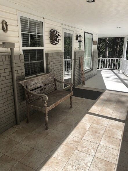 Photo - 470 Askin Ln