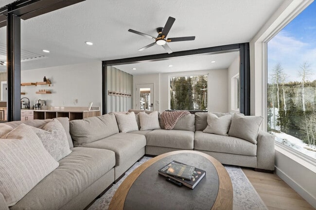 Photo - 220 Circle Dr Unit ID1249883P