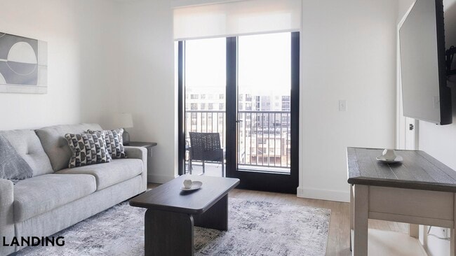 Photo - 1007 S Mint St Unit 812