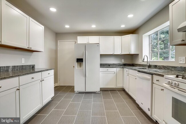 Photo - 3303 Winnett Rd