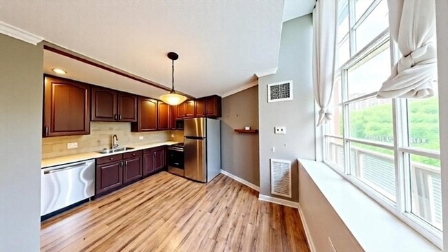 Photo - 106 13th St Unit 323