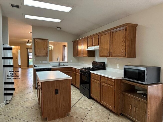 Photo - 706 Luke Ln
