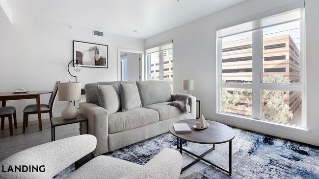 Building Photo - 707 S Farmer Ave Unit 4013