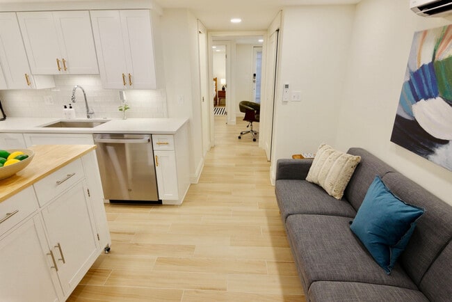 Photo - 921 South Carolina Ave SE Unit SI ID1094240P