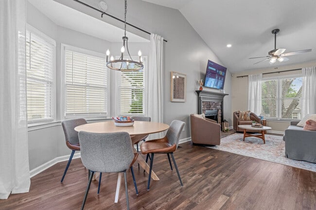 Photo - 13 Huntcliff Dr Unit ID1234829P