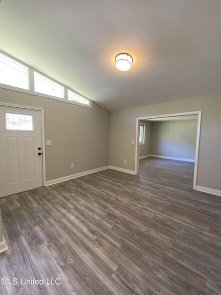 Photo - 523 Sardis St