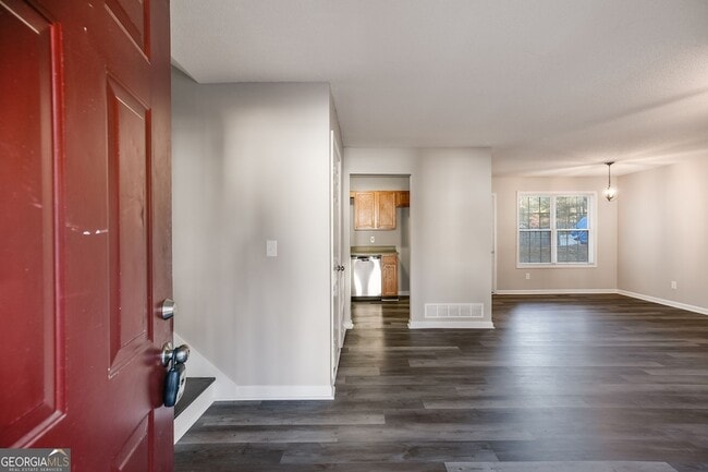 Photo - 380 River Trace Dr