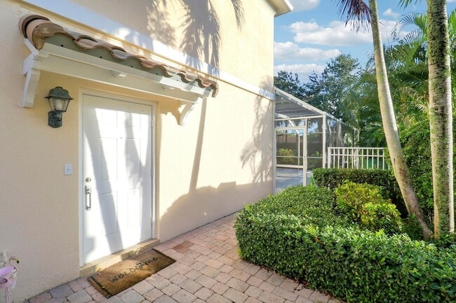 Photo - 468 Capistrano Dr