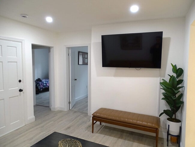 Photo - 18 Pleasant St Unit SI ID1271287P