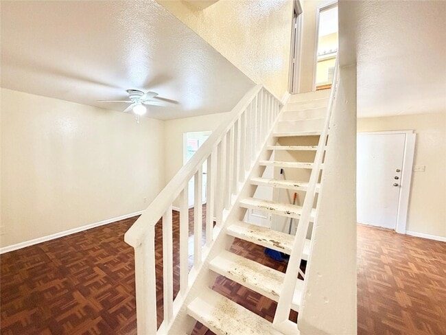 Photo - 6257 Manor Rd Unit B