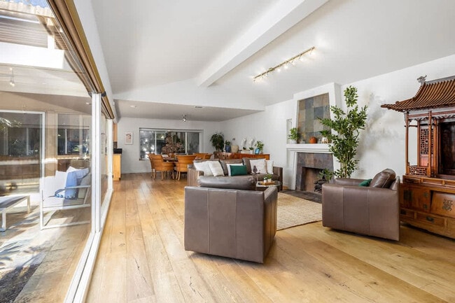 Building Photo - 5400 Carlsbad Blvd Unit ID1388238P