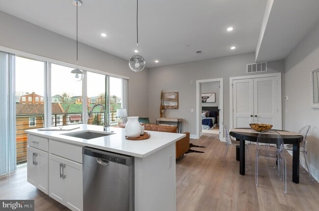 Photo - 52 W Washington Ln Unit 200