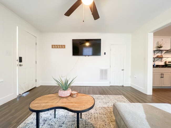 Photo - 214 McGarity St Unit SI ID1234790P