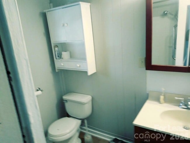 Photo - 1526 Reid St