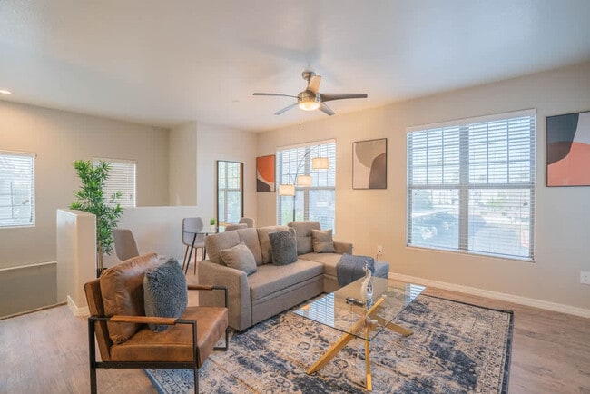 Building Photo - 10 W Minnezona Ave Unit ID1263191P