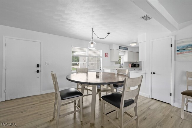 Photo - 1661 Coronado Rd