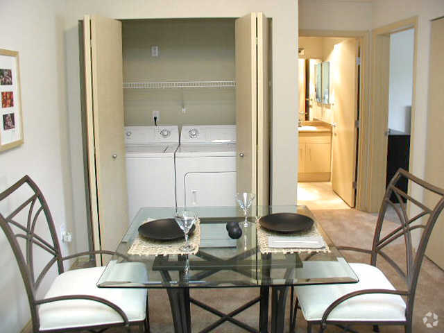 Dining Room - Springfield Meadows