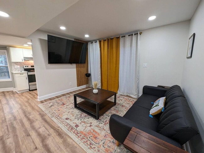 Building Photo - 1303 Colony Dr Unit ID1345545P