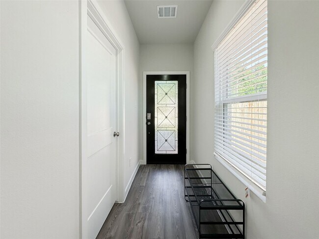 Photo - 164 Valiant Ridge Trail