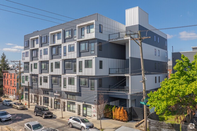 Building Photo - Metal Works