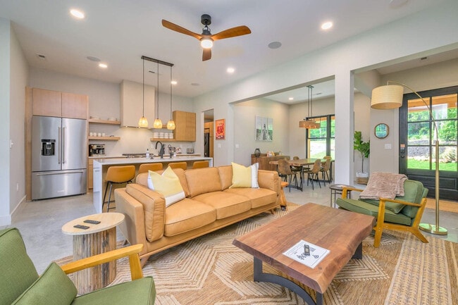 Building Photo - 336 Bridgewater Ln Unit SI ID1579117P