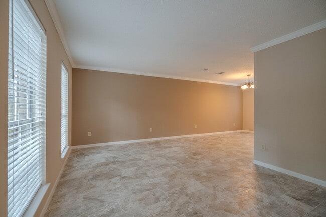 Photo - 11 Robin Run Dr