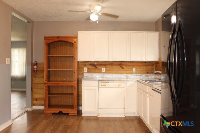 Photo - 409 Short Ave