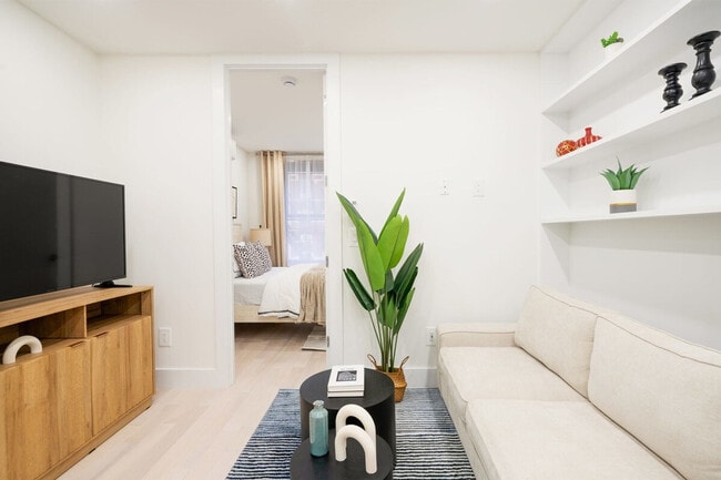 Photo - 515 W 48th St Unit SI FL4-ID1022030P