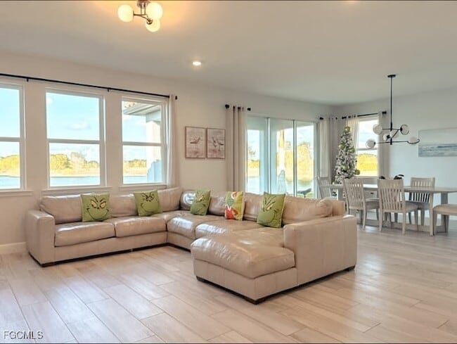 Photo - 2038 Grove Dr