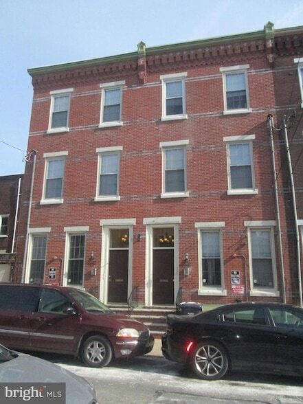 Building Photo - 923 N 15th St