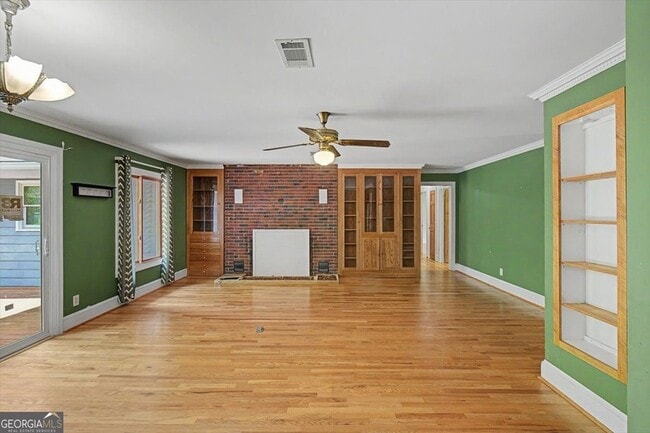 Photo - 269 W Hermitage Rd NE