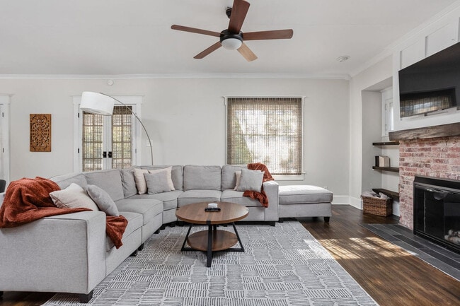 Building Photo - 1202 N New Jersey St Unit ID1303780P