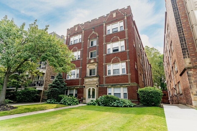 Photo - Lewis Manor Apartments