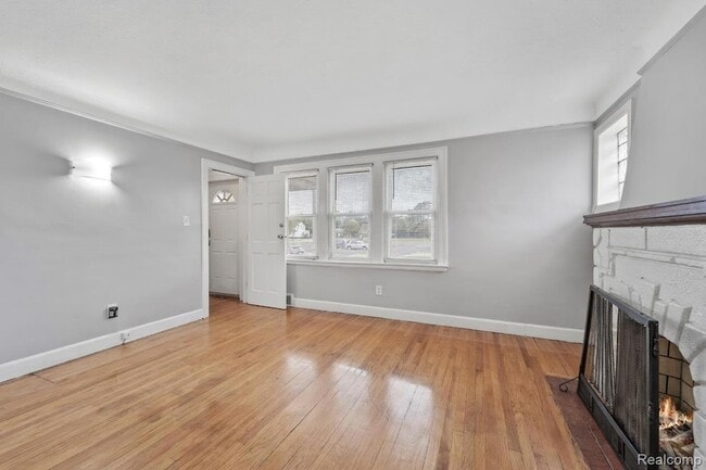 Photo - 1524 Cicotte Ave
