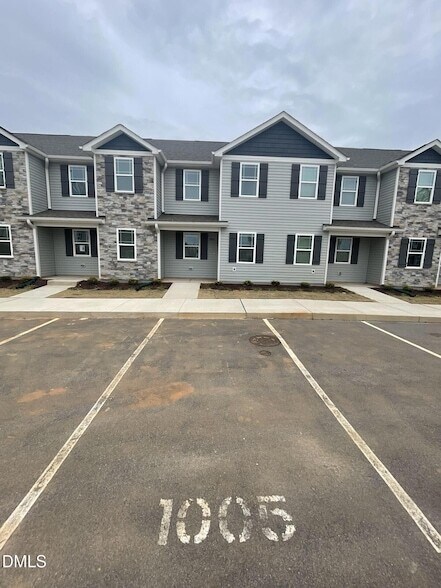 Photo - 1005 Peony Ln