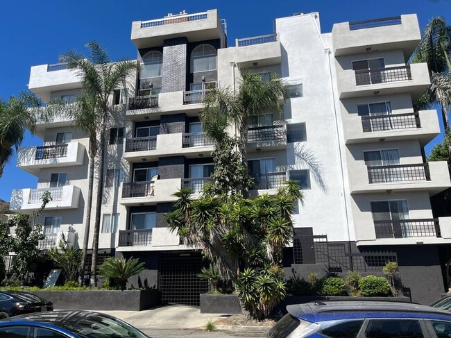 Building Photo - Casa El Cerrito