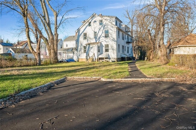 Photo - 59 Longdale Ave Unit 1L