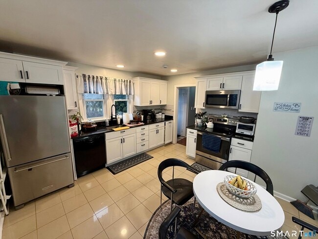 Photo - 64 Hickory St