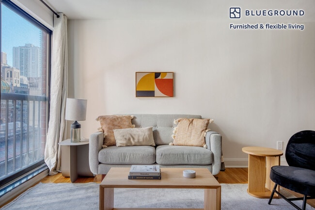 Photo - 123 E 54th St