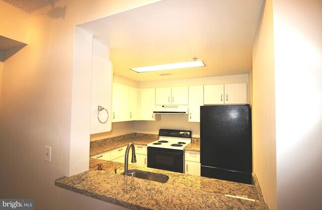 Photo - 2301 N St NW Unit 407