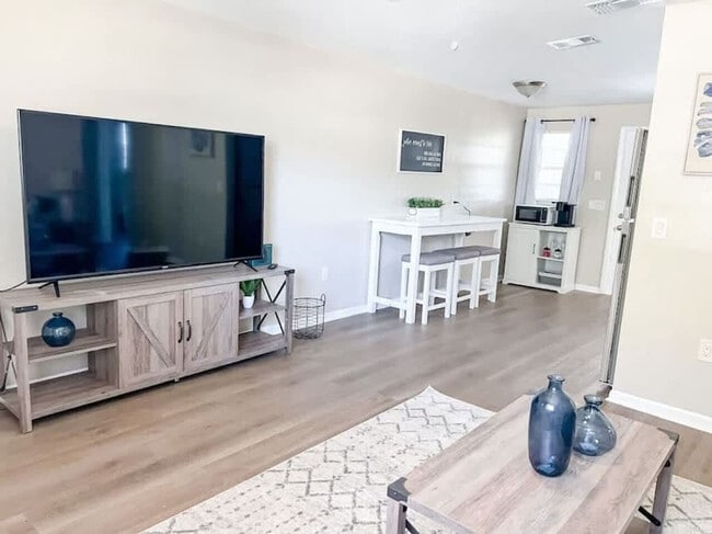 Photo - 38548 Naomi Ave Unit ID1234476P