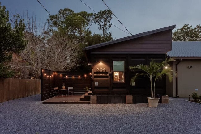 Photo - 205 Third Street Southeast-SI ID1502045P Unit SI ID1502045P