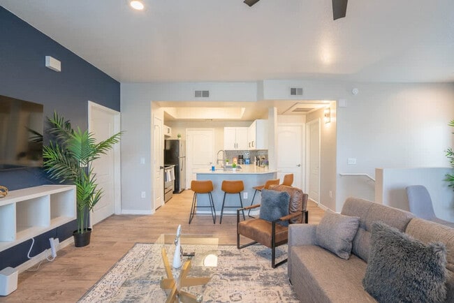 Photo - 10 W Minnezona Ave Unit ID1388727P