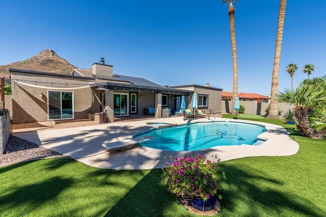 Photo - 1914 E Beck Ln