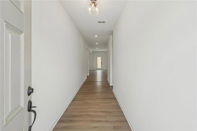 Photo - 522 Silverleaf Trl