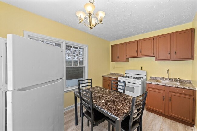 Photo - 20 Temple St Unit 1