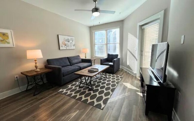 Building Photo - 1160 Johnson Ferry Rd NE Unit ID1320729P