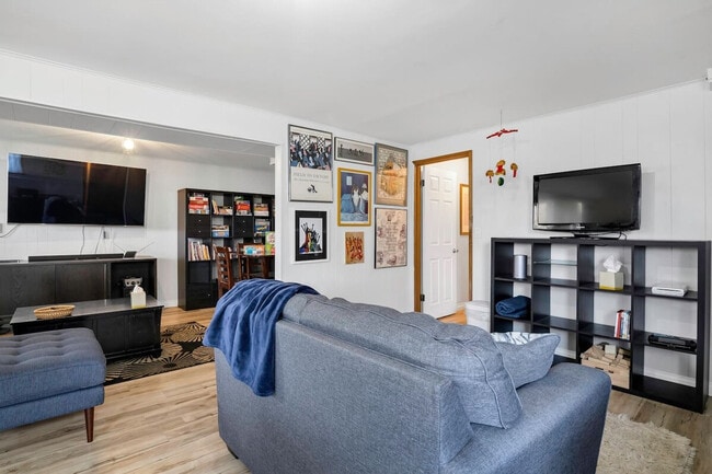 Building Photo - 9813 62nd Ave S Unit ID1310552P